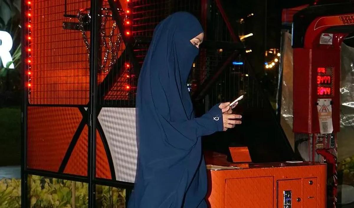 Ada juga yang mendoakan Zaskia Adya Mecca istikamah mengenakan cadar dan pakaian Syar'i.<br>