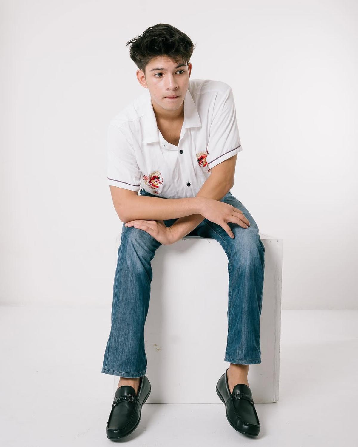 Potret Ganteng Arya Mohan, Pemain Sinetron 'ASMARA GEN Z' yang Kini Jadi Idola Baru