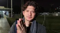 Iko Uwais Umumkan Audy Item Hamil Anak Ketiga, Jadi Kado Anniversary Pernikahan ke-14