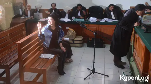 [Bintang] Syahrini di Sidang First Travel