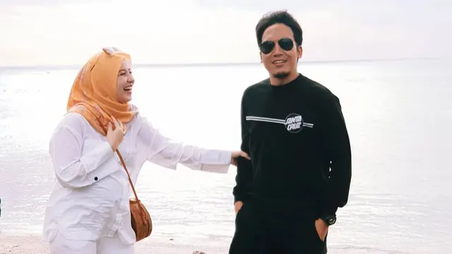 [Bintang] Natasha Rizki dan Desta