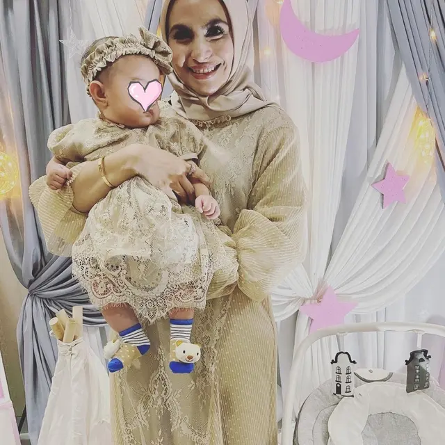 Dikabarkan Sudah Menikah Lagi, Ini 6 Potret Asha Shara dan Suami Baru