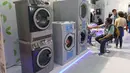 Suasana pameran Expo Clean dan Expo Laundry 2018, Jakarta (27/3). Dalam penyelenggaraannya di tahun 2018, Pameran ini memberikan sorotan khusus bagi peningkatan mutu pengelolaan laundry rumah sakit dan fasilitas yankes lainnya. (Liputan6.com/Angga Yuniar)