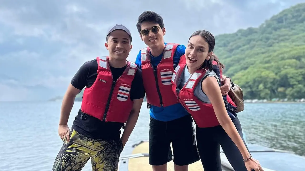 [Fimela] Luna Maya dan Maxime Bouttier