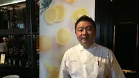 Chef Stefu Santoso dari Amuz Gourmet Restaurant Jakarta beri mandat untuk mengolah sejumlah bahan makanan dari Amerika Serikat yang dijadikan menu berbuka puasa (Liputan6.com/Teddy Tri Setio Berty)
