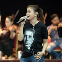 Rehersal Konser Rossa (Deki Prayoga/Bintang.com)