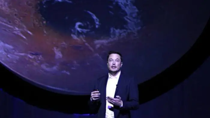 Elon Musk saat menjelaskan soal Interplanetary Transport System (Reuters)