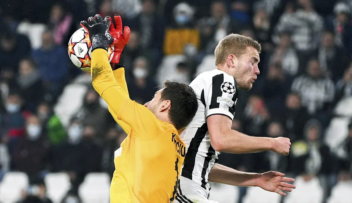 Empat kemenangan beruntun di fase grup memastikan Nyonya Tua menggenggam tiket ke babak 16 besar Liga Champions. (AP/Marco Alpozzi)