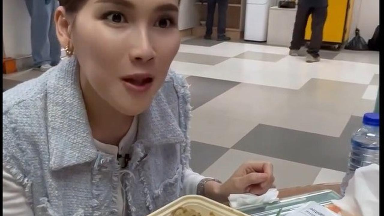 Aksi Kocak Ivan Gunawan Adukan Ayu Ting Ting ke Dedi Mulyadi: Masukin ke Barak Kang Dedi