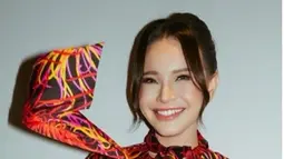 Komentar-komentar bernada jenaka membanjiri kolom unggahan tersebut. Salah satu netizen menulis, “Dek, kuliah di mana? Hati-hati ditaksir kakak senior ya.” Warganet lain menyebut Rossa semakin muda karena sering dipanggil "teteh." (Liputan6.com/IG/itsrossa910)