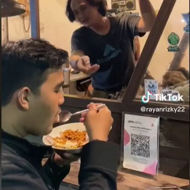 Pria Beli Nasi Goreng Seharga Rp1.000, Seperti Apa Tampilan dan Rasanya?