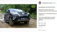 Ustaz Abdul Somad menerobos lumpur pakai Toyota Fortuner (@ustadzabdulsomad/Instagram)