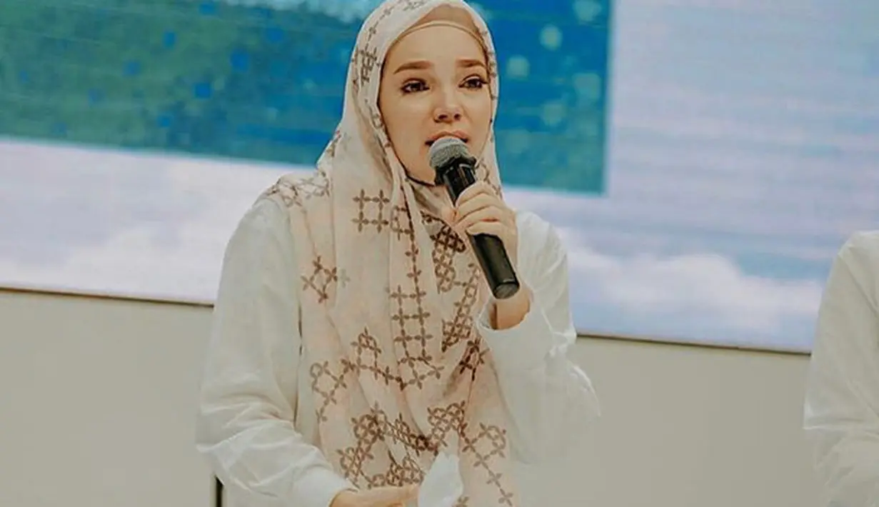 (Instagram/dewisandra)