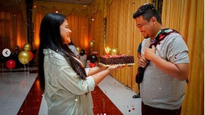 Cara Kahiyang Ayu Rayakan Ulang Tahun Bobby Nasution ke-30 - Vimarsana News