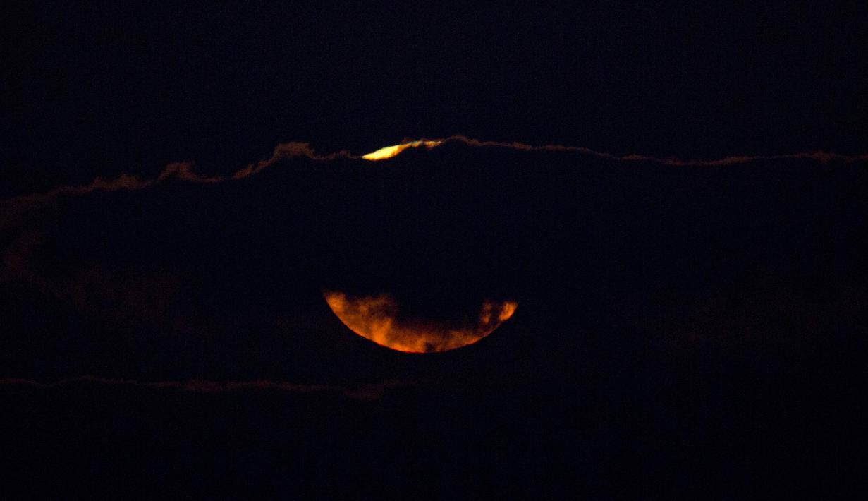 Foto Keindahan Bulan Purnama Di Langit Israel Global