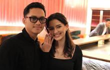 Potret Azriel Hermansyah Lamar Sarah Menzel di Hari Ultahnya, Disaksikan Seluruh Anggota Keluarga