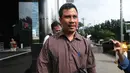 Sekretaris Daerah Provinsi (Sekdaprov) Kepri Tengku Said Arif Fadillah berjalan keluar usai diperiksa oleh penyidik di gedung KPK, Jakarta, Senin (21/5). (Merdeka.com/Dwi Narwoko)
