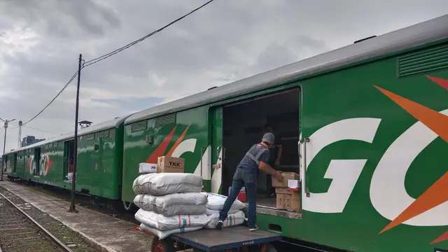 Stasiun Bandung, kereta cargo
