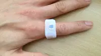 Cincin ini bukan sekadar aksesoris di jari tangan, namun ia juga bisa membaca.