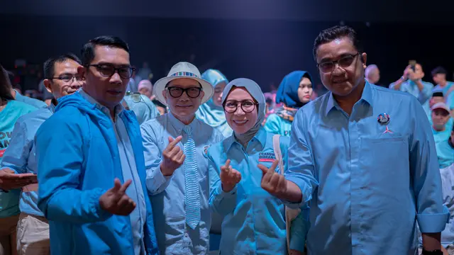 Melly Goeslaw Mulai Kampanye dengan Membagikan Ratusan Susu dan Makanan kepada Warga Cijaura Bandung. (ist)