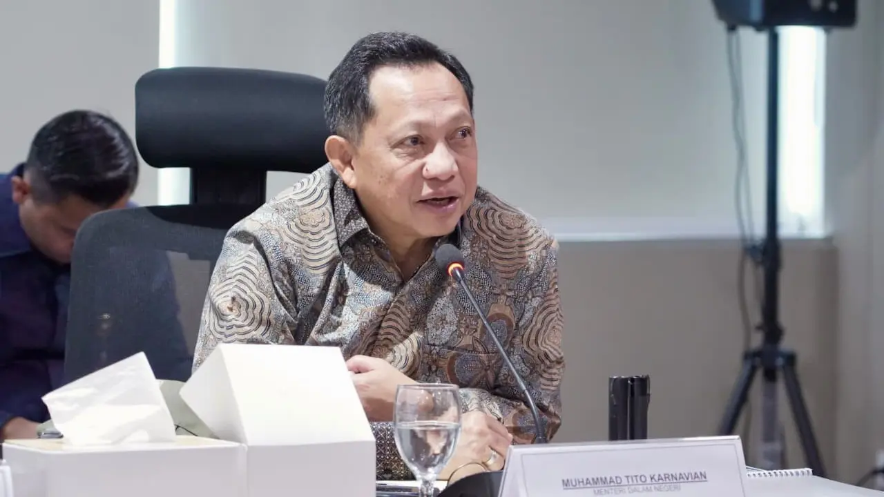 Mendagri Tito Karnavian dalam Rapat Koordinasi Rencana Rollout Nasional Digitalisasi Perlinsos.