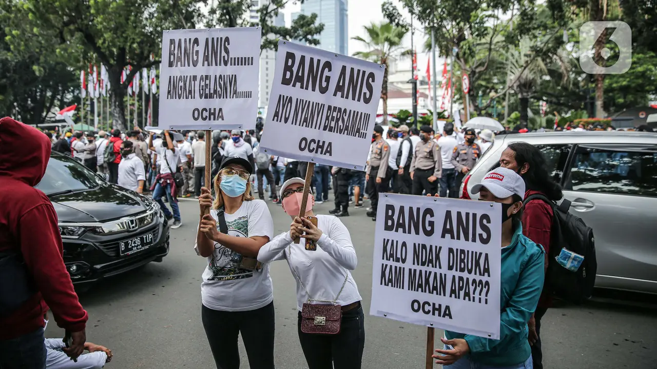 Aksi Karyawan Hiburan Malam Gruduk Balaikota