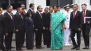 Menteri Pertahanan Ryamizard Ryacudu saat menerima kunjungan kehormatan Menteri Pertahanan India, Nirmala Sitharaman di halaman Kantor Kementerian Pertahanan, Jakarta Pusat, Selasa (23/10). (Lipuann6.com/Angga Yuniar)