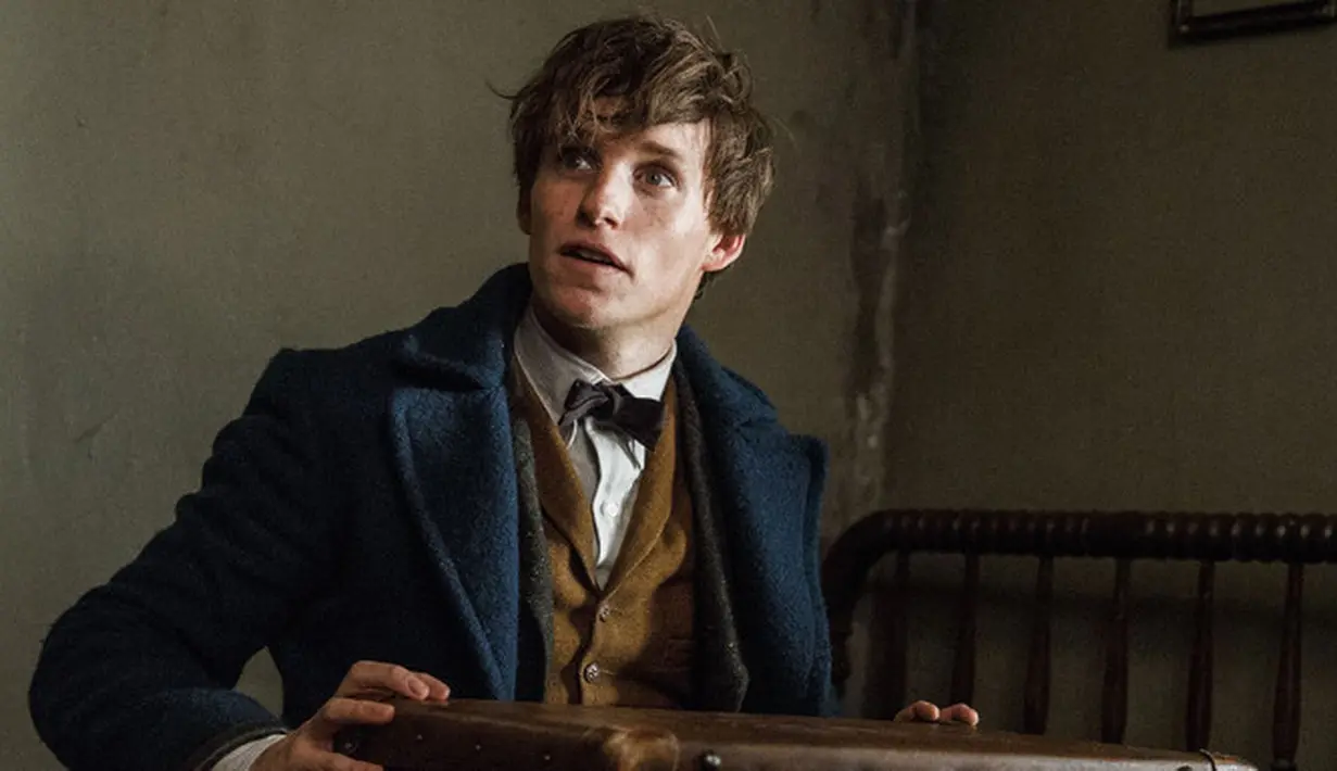 Film ini akan menceritakan Newt yang membantu Dumbledore mencoba untuk kembali menangkap Grindelwald. (Warner Bros)