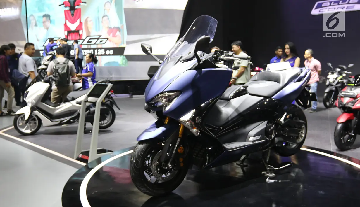 Motor dipamerkan dalam Indonesia Motorcycle Show (IMOS) 2018 di JCC, Jakarta, Rabu (31/10). Selain pameran, IMOS 2018 juga akan memberikan ruang edukasi berbagai hal mengenai otomotif. (Liputan6.com/Angga Yuniar)