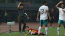 <p>Pelatih kepala Timnas Indonesia U-19, Shin Tae-yong memberikan protes terhadap wasit&nbsp;saat laga Grup A Piala AFF U-19 2022 antara Timnas Indonesia U-19 melawan Timnas Vietnam U-19 di Stadion Patriot Candrabhaga, Bekasi, Jawa Barat, Sabtu (02/07/2022). (Bola.com/Ikhwan Yanuar)</p>