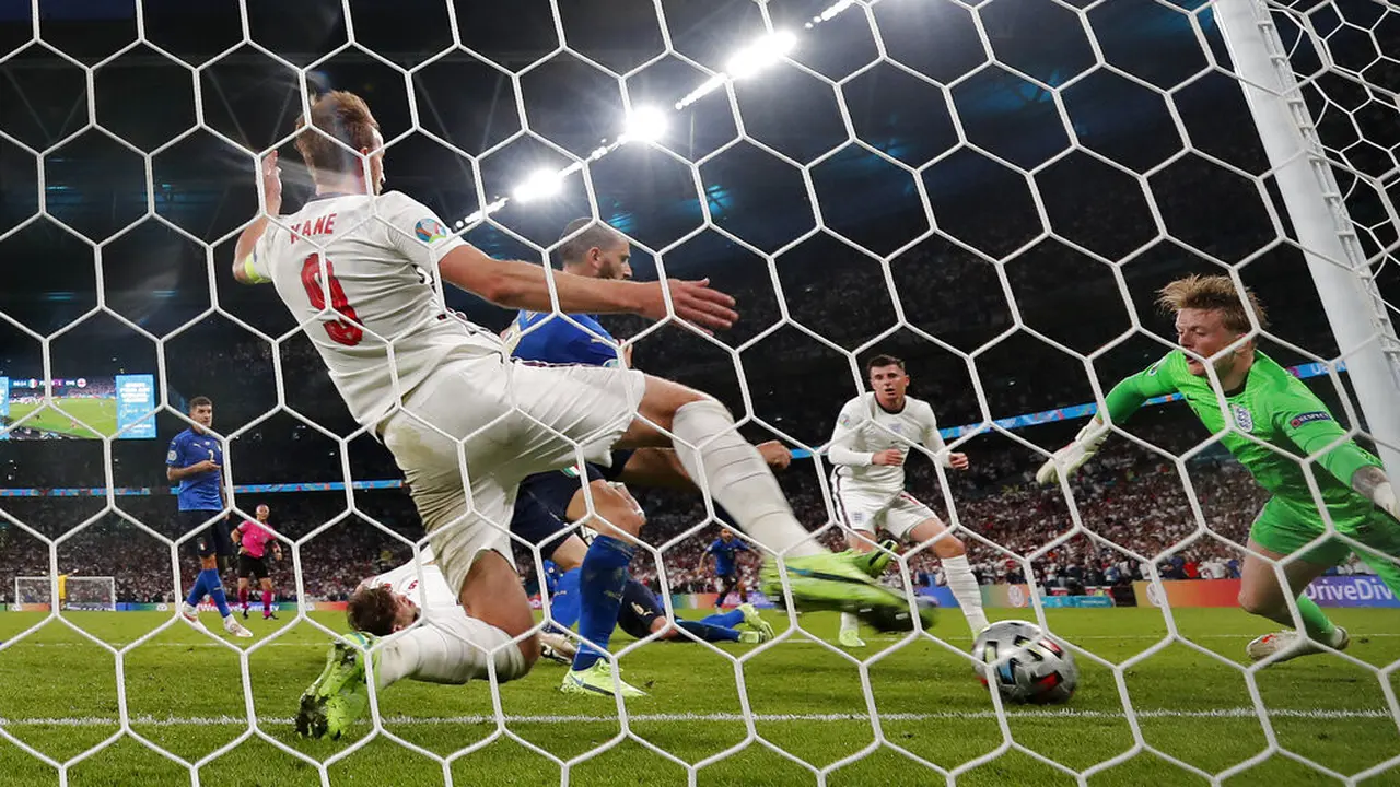 Inggris vs Italia