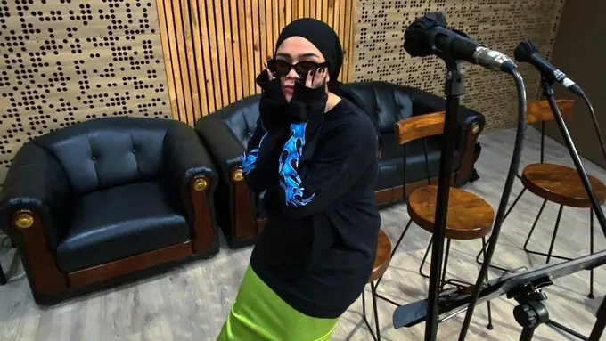 Sivia Azizah perdana ajak bayi ke studio rekaman