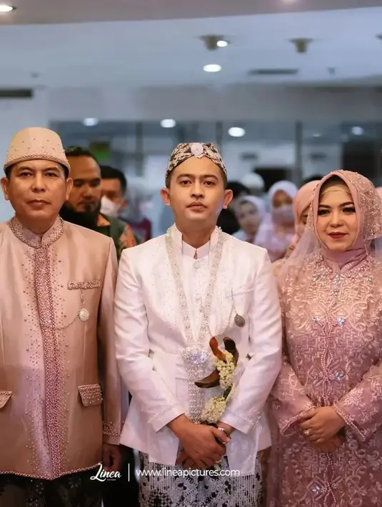 <p>[Instagram/kiki_thepotters]</p>