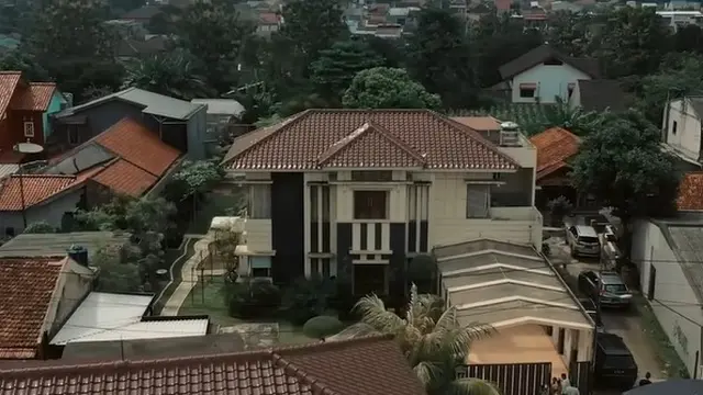 Narji memiliki rumah yang mewah dan luas (YouTube/AH)
