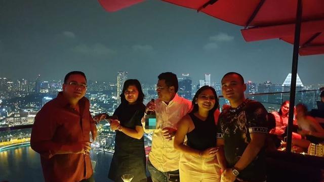 Momen Perayaan Ulang Tahun Hotman Paris di Singapura, Mewah dan Meriah
