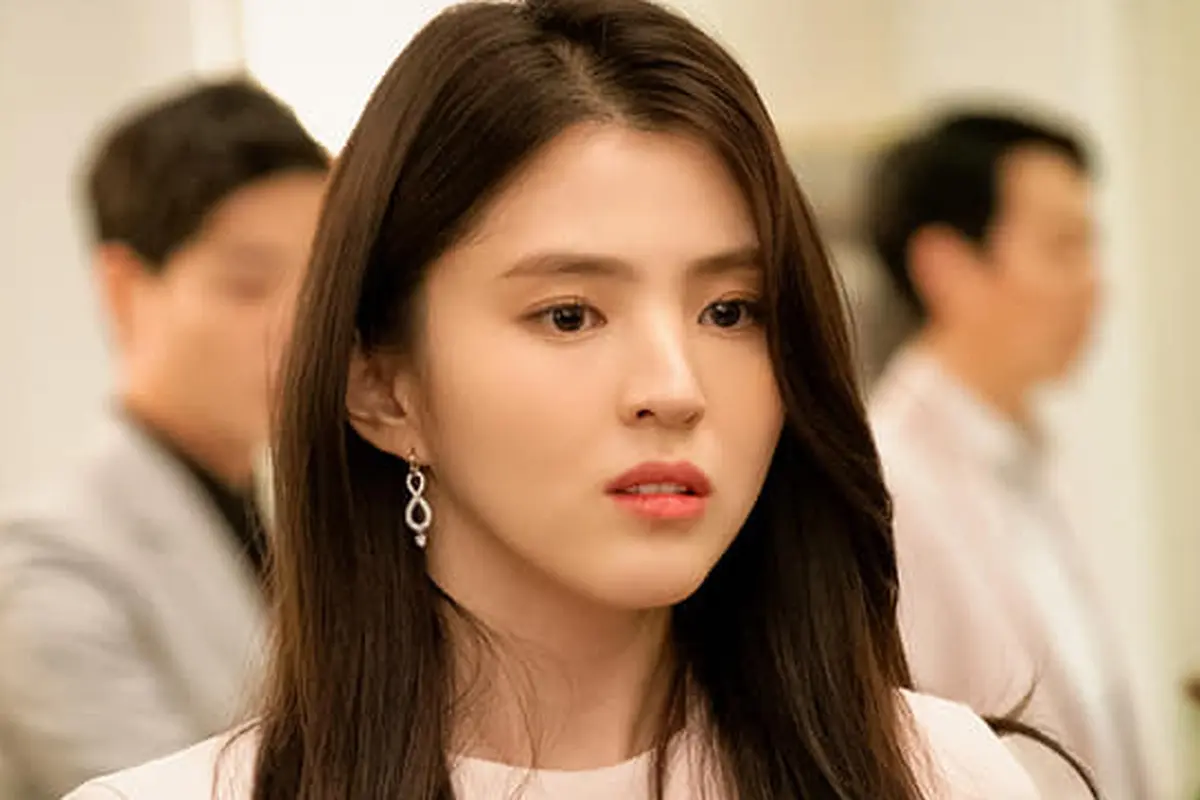 Han So Hee di The World of The Married. (JTBC via Soompi)