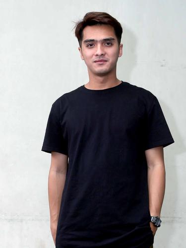 Demi Jessica Mila Ricky Harun Kerja Keras Di From London To Bali News Entertainment Fimela Com