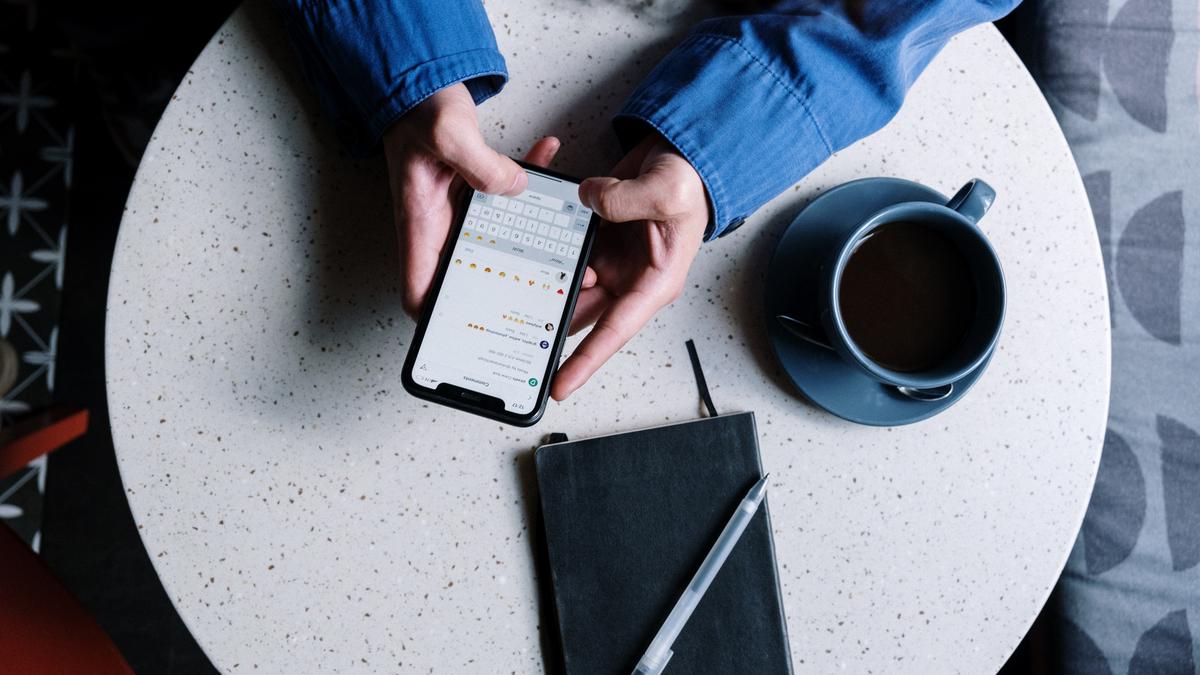 Tutorial Membuat Scrolling Text Di WhatsApp Yang Sedang Viral Di TikTok