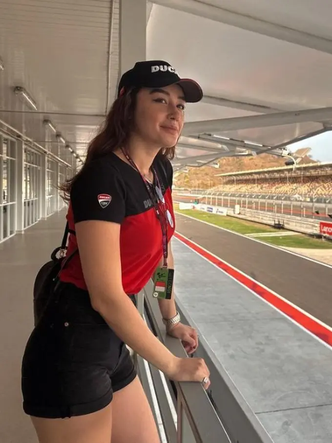Natasha Ryder di MotoGP Mandalika (Instagram/natasharyder)