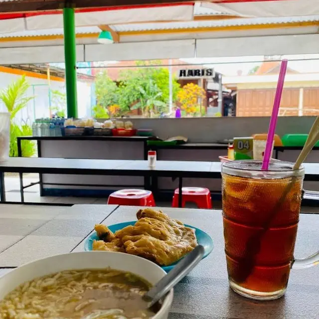 Rekomendasi Tempat Makan Dekat Dusun Semilir