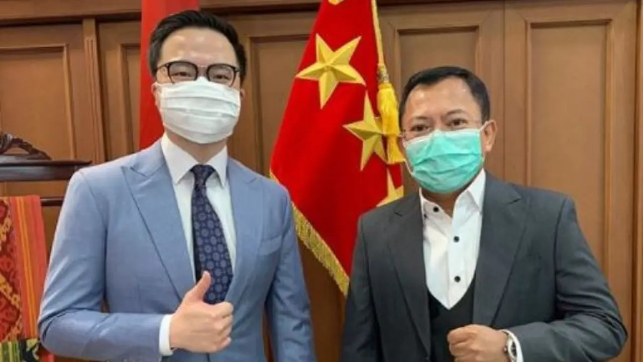 Menkes Terawan Pesan Jas Rancangan Jonathan Wongso dari Wong Hang?