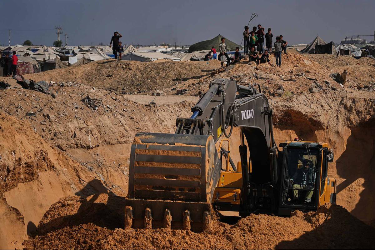 FOTO: Pertama Kali, Tim Mesir Ikut Operasi Temukan Jenazah Sandera di Gaza