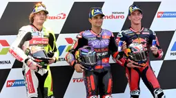 Jorge Martin berhasil mengamankan pole position saat sesi kualifikasi 2 MotoGP Indonesia 2024 di Sirkuit Internasional Pertamina Mandalika, pada Sabtu (28/9/2024) pagi WIB. (SONNY TUMBELAKA/AFP)