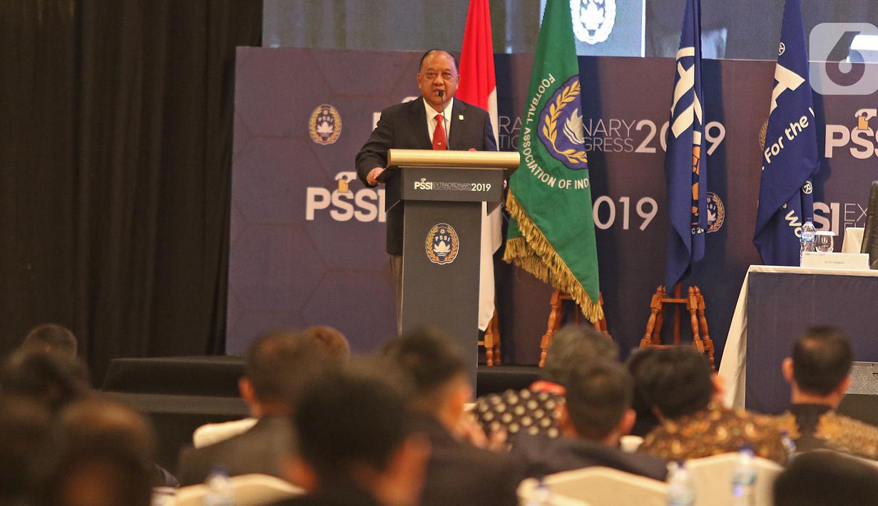 Komite Olahraga Nasional Indonesia (KONI), Marciano Norman memberikan sambutan pada Kongres Luar Biasa (KLB) Pemilihan PSSI di Jakarta, Sabtu (2/11/2019). Agenda KLB PSSI kali ini adalah pemilihan ketua umum, wakil ketua umum, serta 12 anggota Komite Eksekutif (Exco). (Liputan6.com/Herman Zakharia)