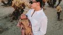 Menikmati peran baru sebagai ibu, intip penampilan Nikita Willy saat ajak baby Izz jalan-jalan di California. (Instagram/nikitawillyofficial94).