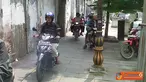 Citizen6, Jakarta: Peraturan banyak sekali diabaikan oleh sejumlah pengguna jalan. Termasuk para pengendara sepeda motor ini, yang melintas disamping gedung Fatahilah, Jakarta Pusat. Kendaraan mereka sangat mengganggu pejalan kaki. (Pengirim: Dyana)