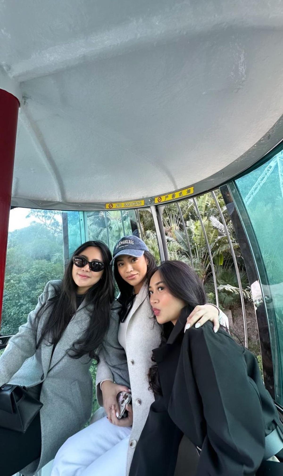 Potret Rachel Vennya Boyong Keluarga Liburan ke Hongkong, Berani Naik Wahana Roller Coaster