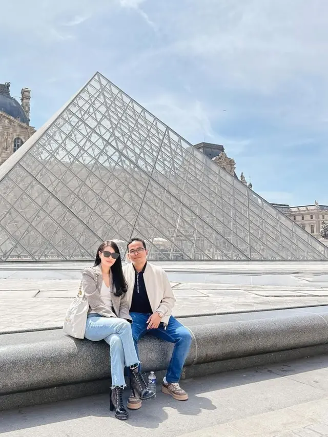 Potret Mesra Fritz Hutapea dan Chen Giovani