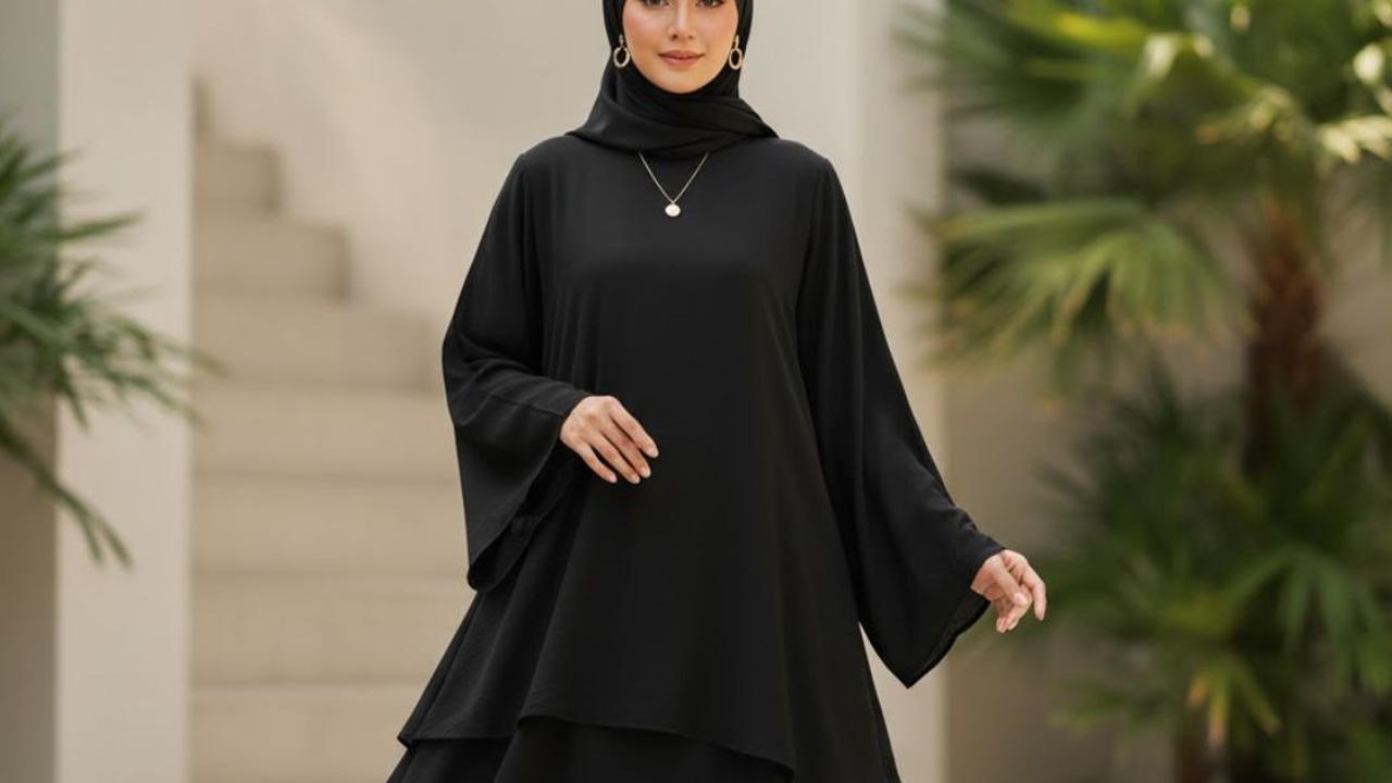 7 Model Gamis Abaya Hitam Polos Super Elegan, Inspirasi Tampil Simple Tapi Fashionable