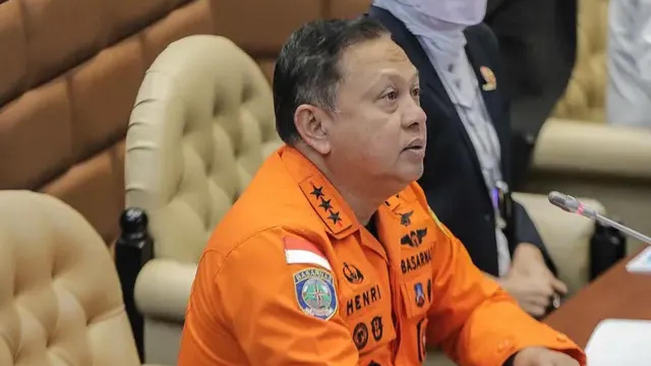 KPK mengungkap kasus suap proyek pengadaan alat deteksi reruntuhan di Basarnas. Dalam kasus ini, KPK menetapkan Kepala Basarnas Marsekal Madya (Marsdya) Henri Alfiandi (HA) dan Letkol Administrasi Afri Budi Cahyanto (ABC) sebagai tersangka.
